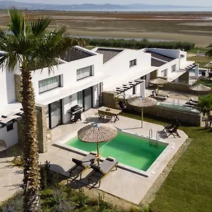 Flamingo View & Aparthotel